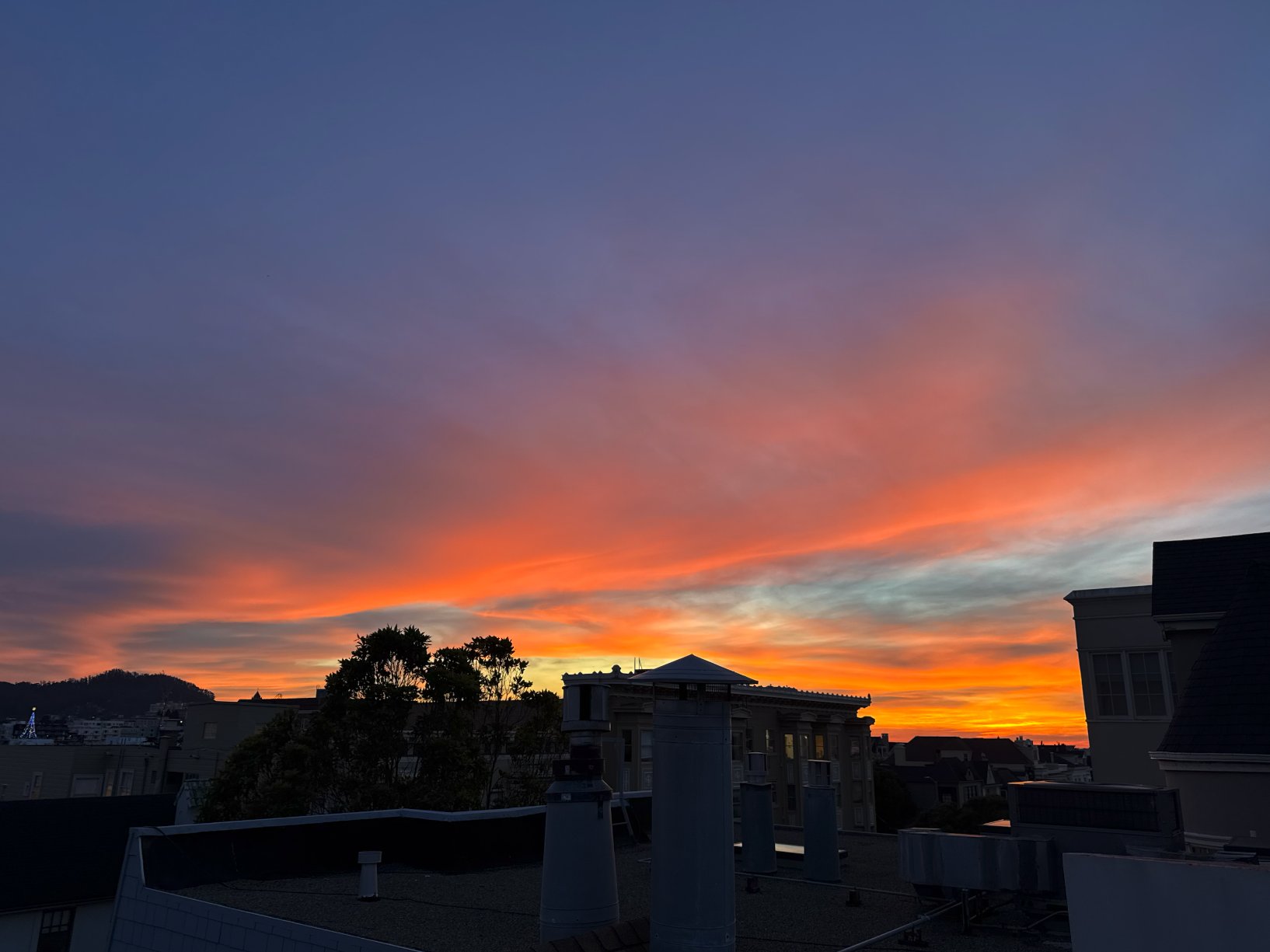 Instantánea del cielo capturada por OpenClaw con cámara del techo